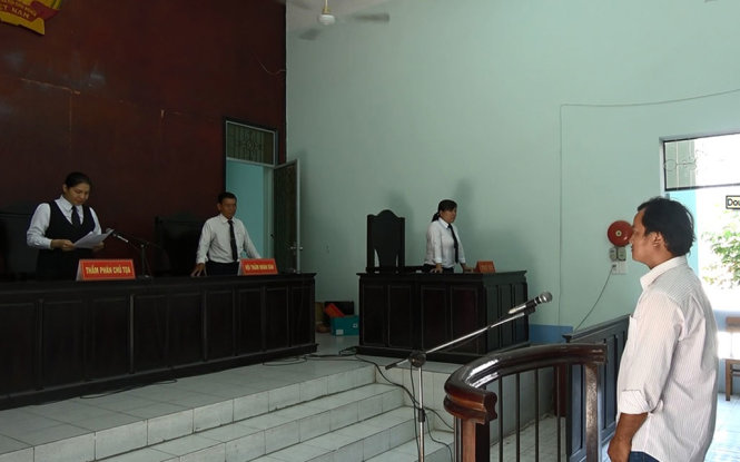 [-]​Điều[-]tra[-]bổ[-]sung[-]vụ[-]cẩu[-]cây[-]dầu[-]làm[-]cúp[-]điện[-]toàn[-]miền[-]nam